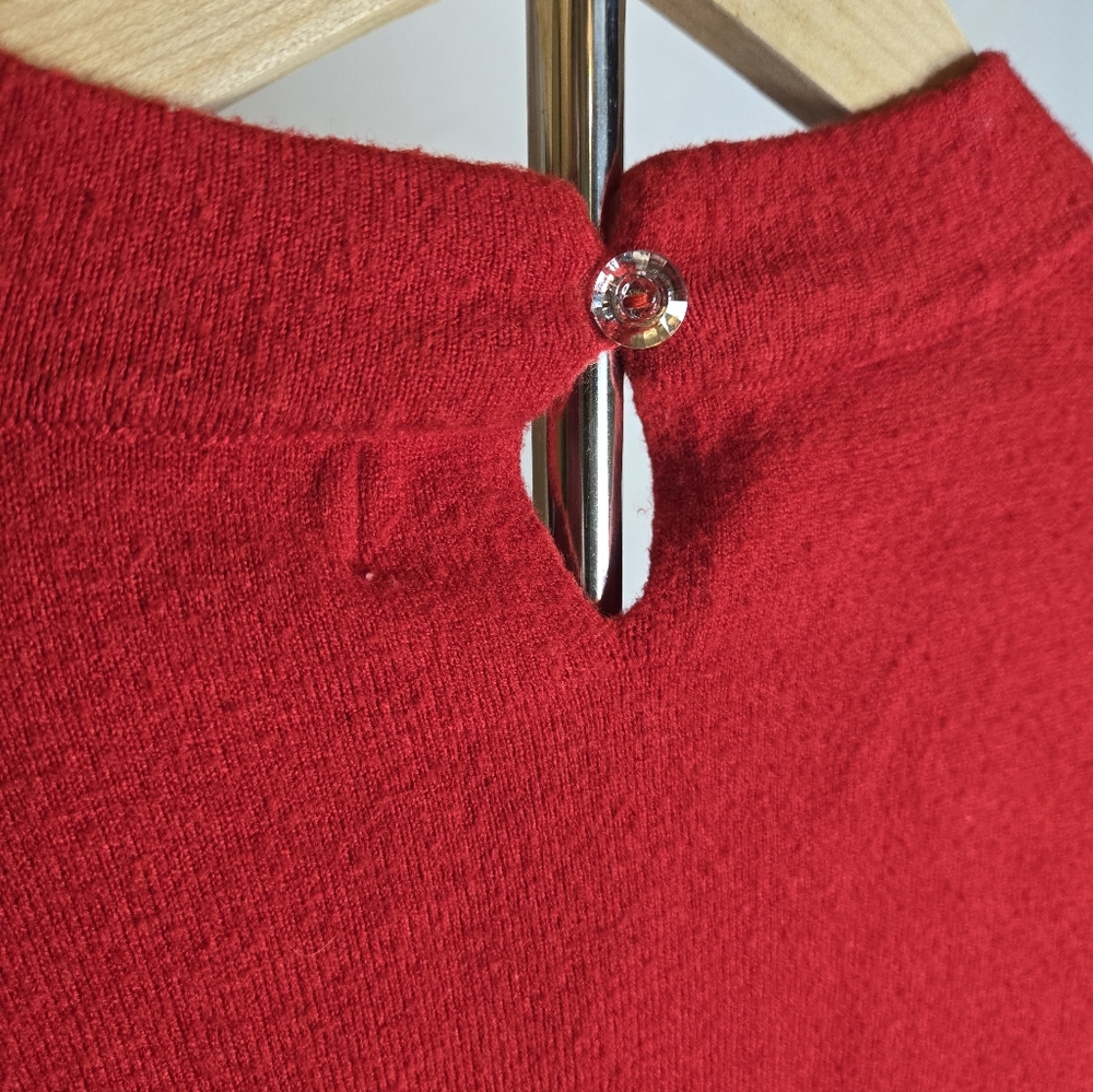 Liz Claiborne Red Embellished Crew Neck Pullover Sweater Size M - Picture 6 of 9